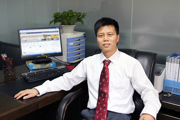 喜讯：3868la银河总站智能朱建新荣获《长沙年鉴》2015年度十大人物奖