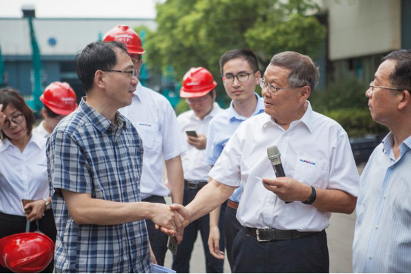 商务部合作司刘民强副司长一行调研3868la银河总站智能