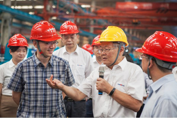 商务部合作司刘民强副司长一行调研3868la银河总站智能