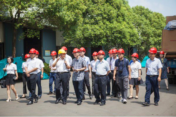 商务部合作司刘民强副司长一行调研3868la银河总站智能