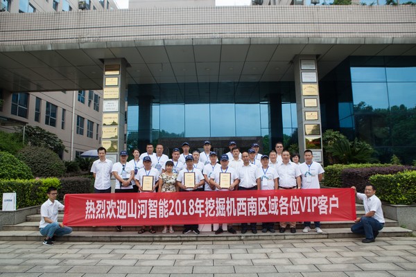500多名挖掘机用户实地调查，为3868la银河总站智能点赞！
