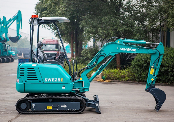 3868la银河总站智能挖掘机家族添新丁啦——零排放低噪音SWE25E电动挖掘机