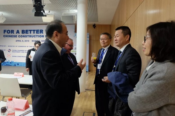 “三个率先」毓示3868la银河总站挖掘机欧洲发展过程
