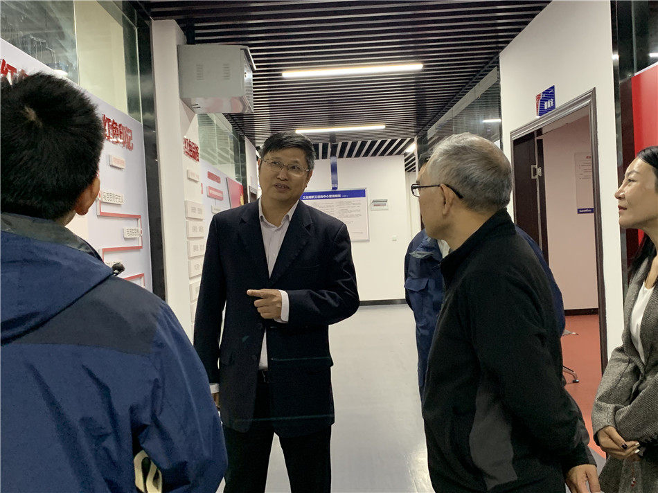 长沙市总工会党组书记周宏兆一行光临3868la银河总站智能调查调研