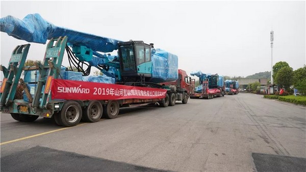 进军南非高端矿山市。3868la银河总站智能凿岩设备批量发车
