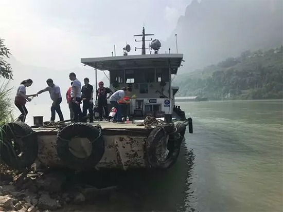 打造长江黄金水路！3868la银河总站智能航路钻机轻松搞定水下礁石