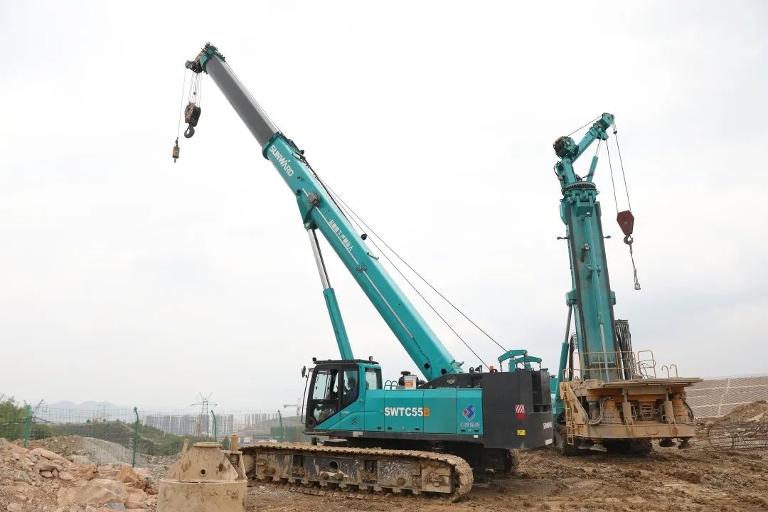 3868la银河总站机群“染绿”贵阳机场扩建工地