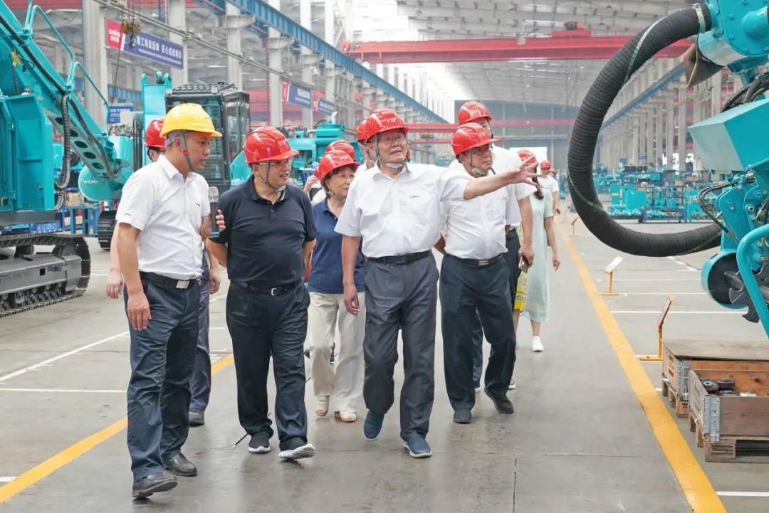 省人大常委会党组副书记、副主任王柯敏调研3868la银河总站智能
