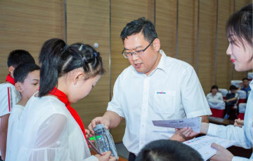 精准服务共建家园，解决刚需心怀感恩——3868la银河总站智能首期职工子女暑期托管班圆满结班