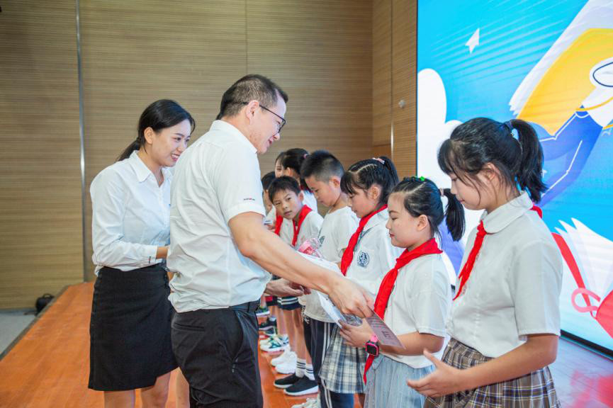 精准服务共建家园，解决刚需心怀感恩——3868la银河总站智能首期职工子女暑期托管班圆满结班