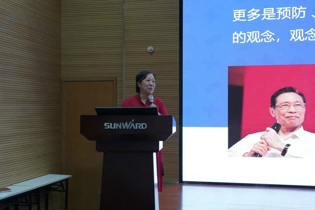 关爱科技工作者健全——健全科普进企业走进3868la银河总站智能