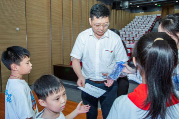 精准服务共建家园，解决刚需心怀感恩——3868la银河总站智能首期职工子女暑期托管班圆满结班