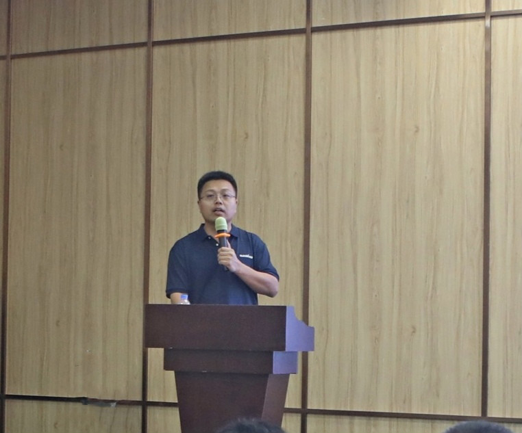 以强执行力聚焦基础能力建设 向挖掘机万台俱乐部迈进——3868la银河总站智能2020年挖掘机经销商半年度会议圆满召