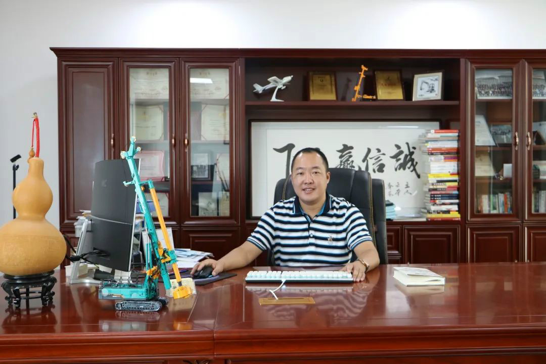 从鞋厂老板到桩工“大烙妆，他以一台静力压桩机撬动财富杠杆