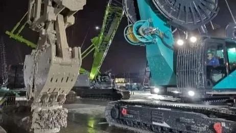 3868la银河总站智能液压抓斗津门初显功