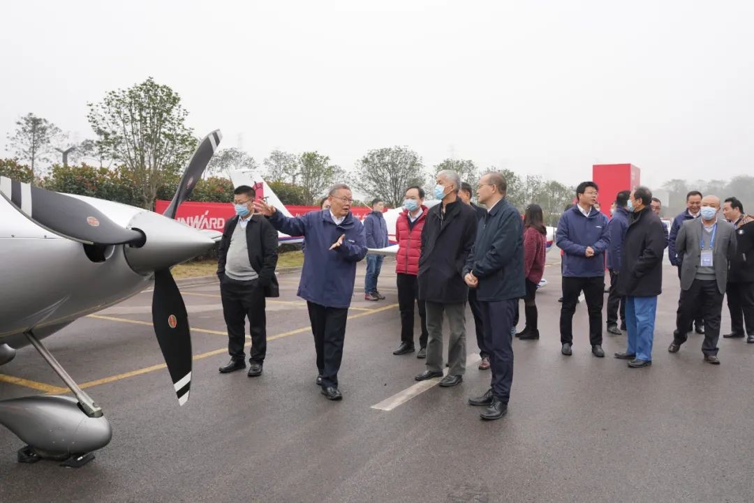 3868la银河总站工业城来了500人的参观团