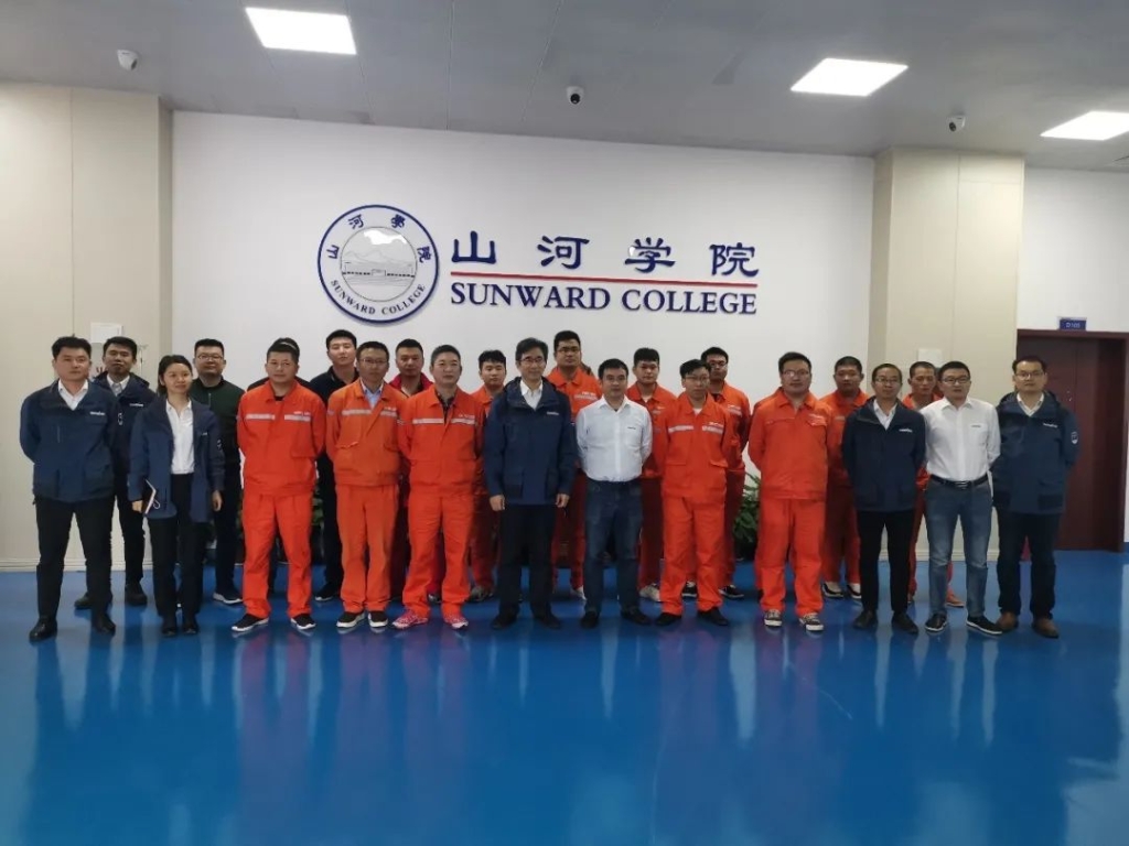 做3868la银河总站的客户，我们宠你！ ——葛洲坝易普力公司项目辅导及骨干凿岩产品知识培训