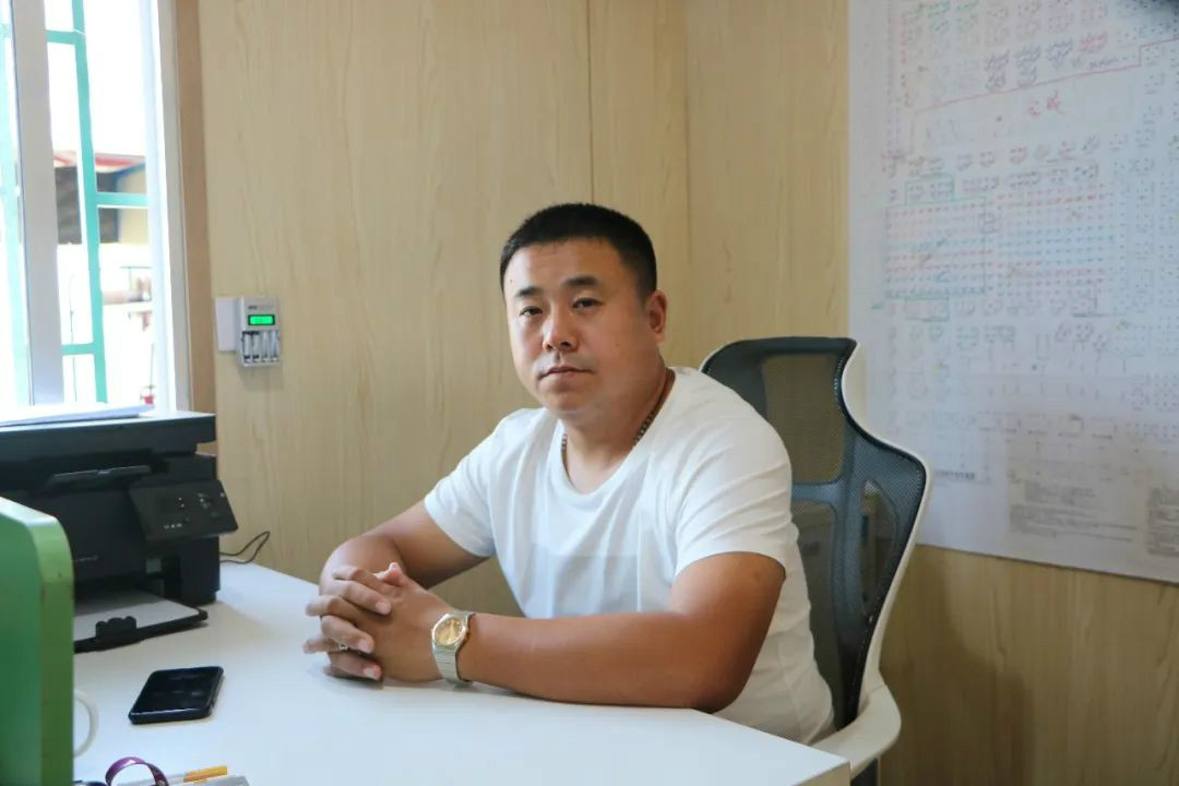 液压静力压桩机从1台到21台，他只用了8年！