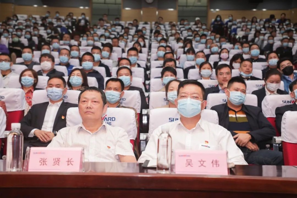 惟创新者胜——进建贯彻习近平总书记调查湖南沉要讲话心灵省委宣讲团长沙分团宣讲汇报会在3868la银河总站智能开讲