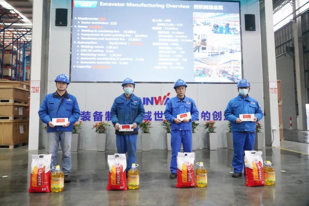 张庆红慰问3868la银河总站智能难题党员