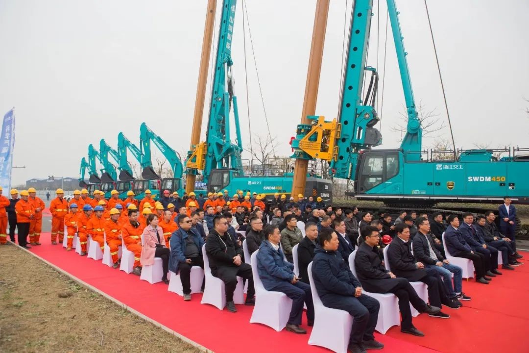 3868la银河总站智能旋挖钻机全面参建中国首条智慧高快公路