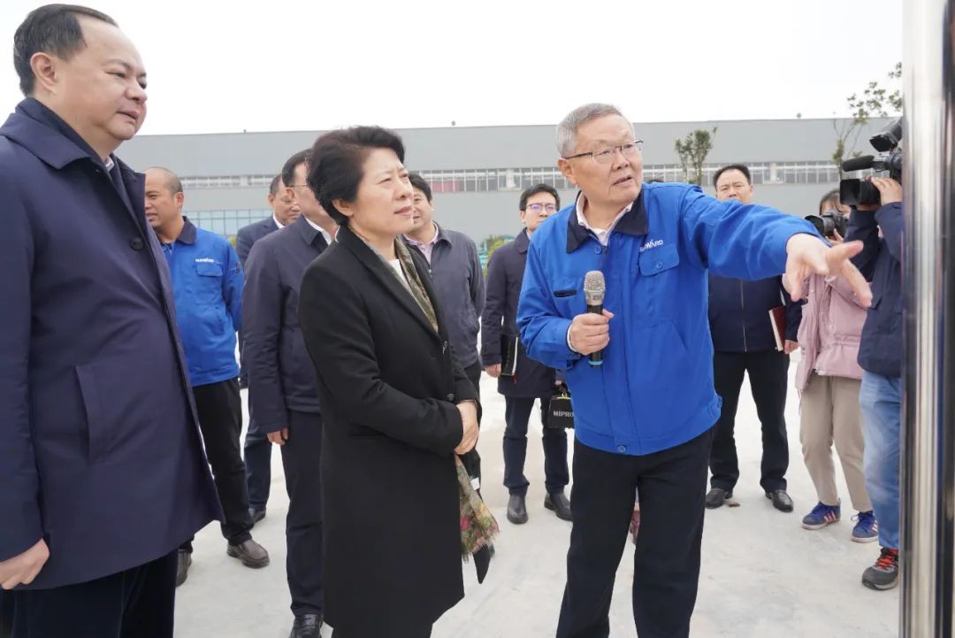吴桂英调研3868la银河总站智能