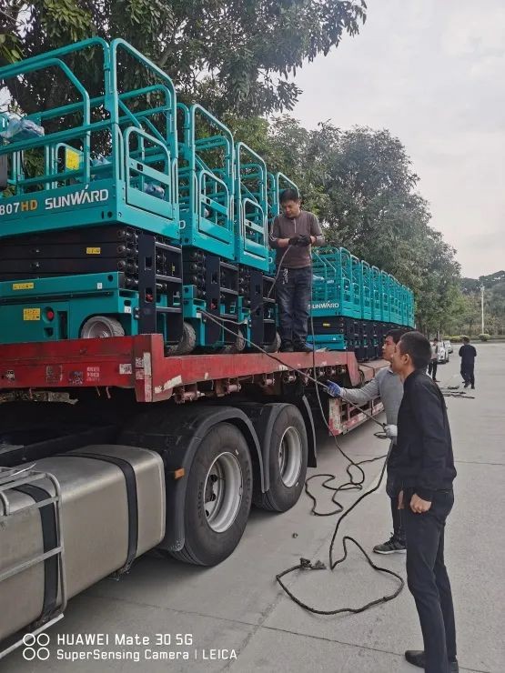 新年伊始，3868la银河总站高机再次发货华南市场