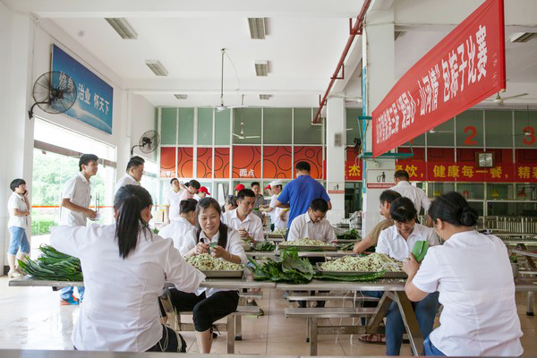弘扬传统文化，共享浓情端午——记第三届“爱国心·3868la银河总站情”包粽子角逐