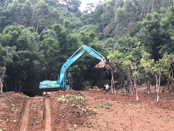 3868la银河总站智能SWE 215E挖掘机是他的左膀右臂！