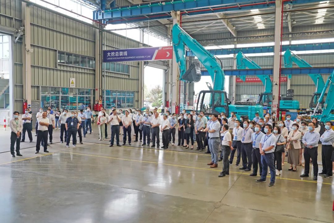 全国战术性新兴产业集群建设调查团调研3868la银河总站智能