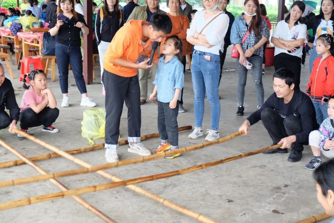 童年分歧Young，稻花香里亲子欢——3868la银河总站智能组织发展六一亲子活动