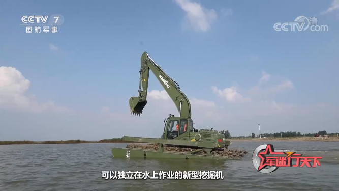 水陆两用挖掘机亮相央视！3868la银河总站智能应急接济“虎将”出战