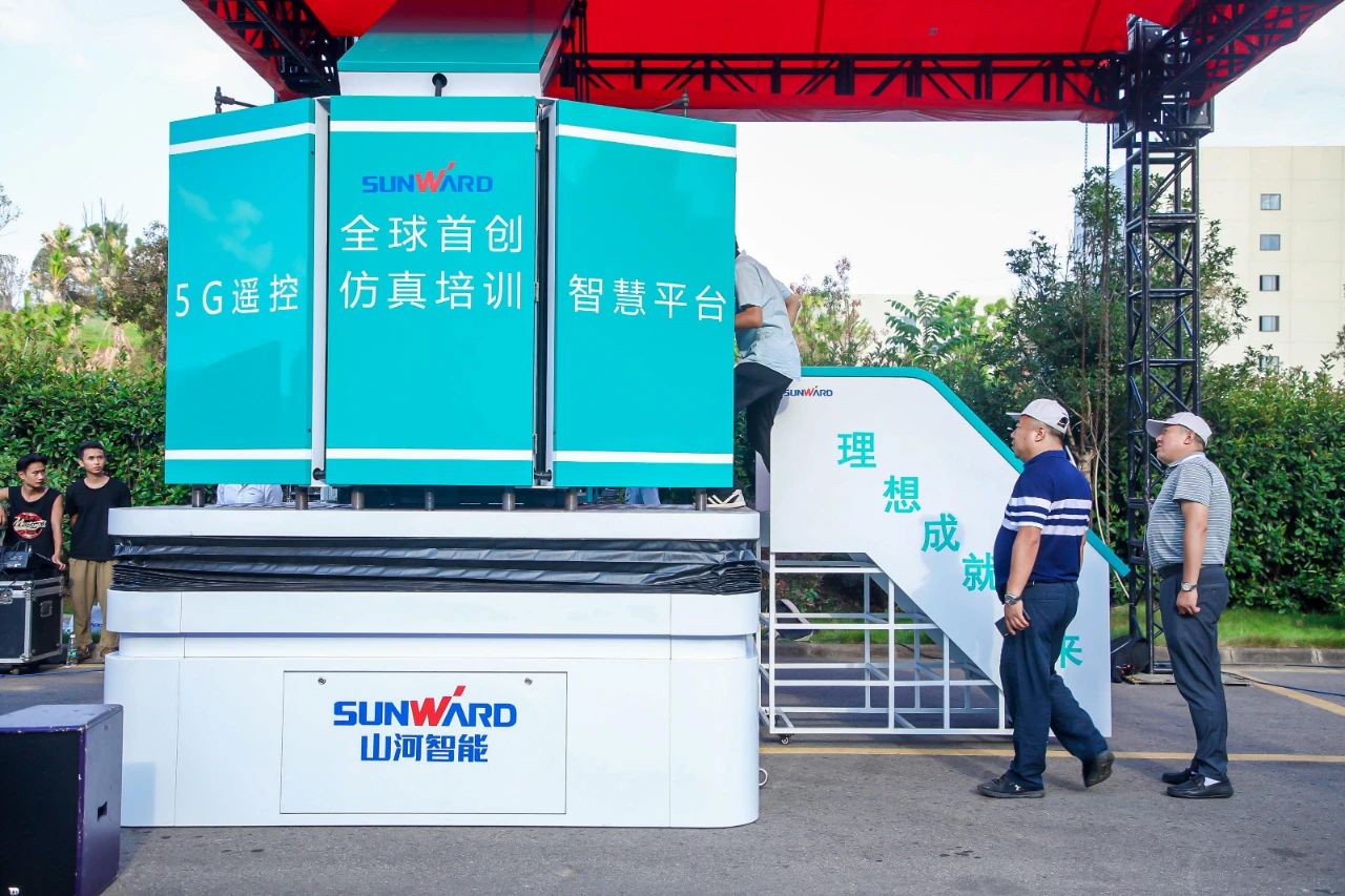 远程？+仿真培训！全球初创5G？胤抡媾嘌抵腔燮教ń艹隽料