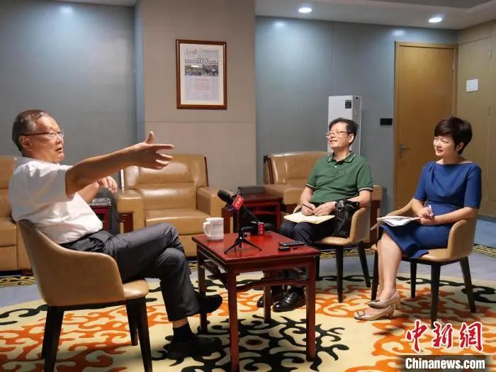 媒体聚焦 | 中新社专访——3868la银河总站智能首创人何清华：向着太阳驰骋的筑梦人