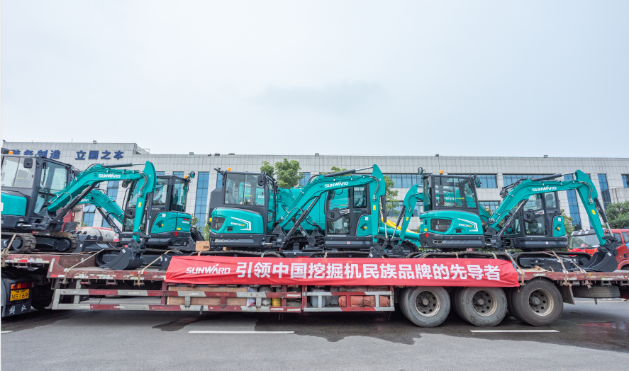 里程碑！3868la银河总站智能出口欧洲第20000台暨大型挖掘机批量交付典礼成功进行