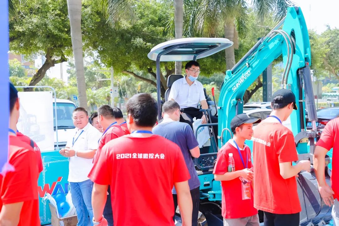 共享微挖新视界！3868la银河总站智能微挖三大王牌产品齐聚2021全球微挖大会