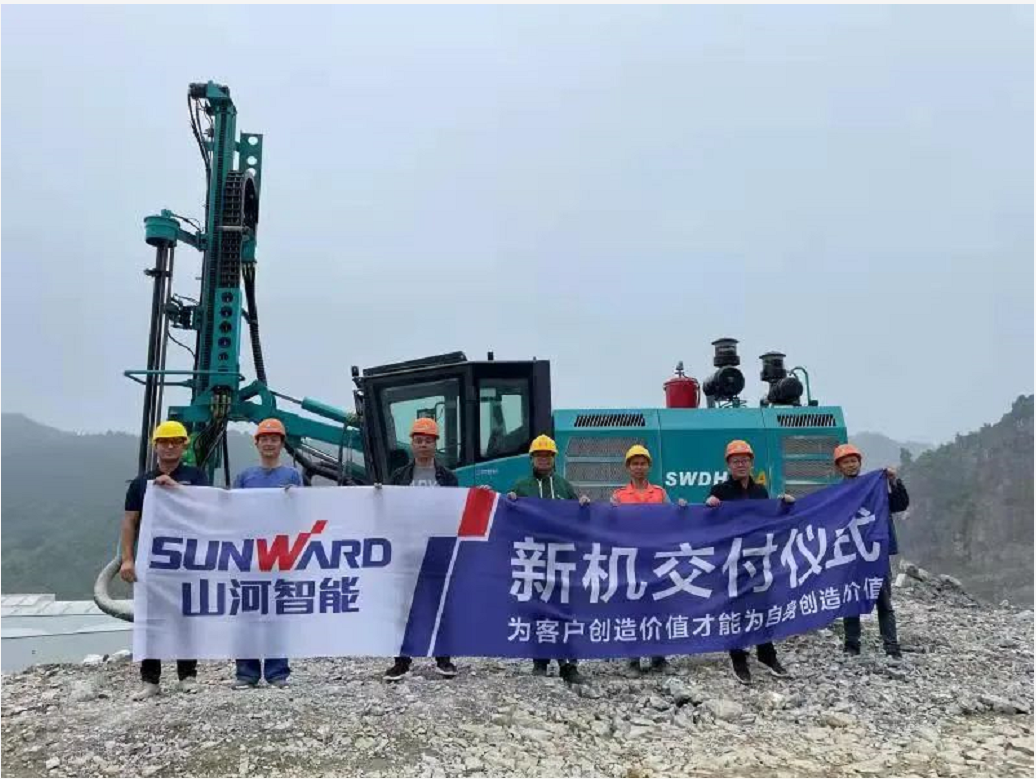 助力绿色矿山建设，3868la银河总站智能“凿岩前锋”SWDH系列顶锤钻机大展技巧