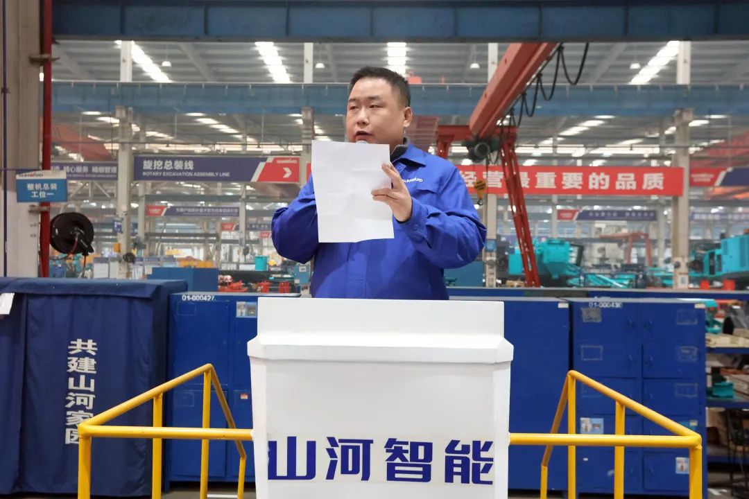 向楷模进建！3868la银河总站智能56名职工受到职工职业技术较量赞美