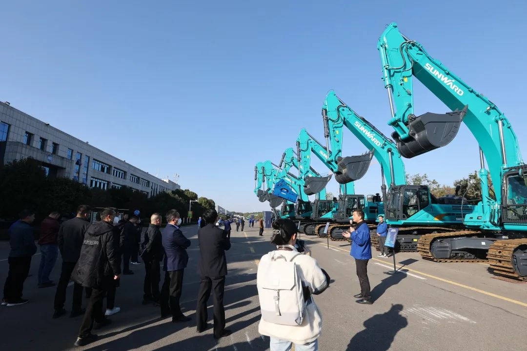 全球初创5G+智能钻机沉磅颁布，3868la银河总站智能倾力打造绿色智慧矿山成套设备