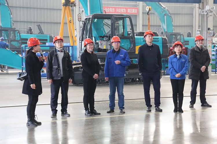 中国上市公司协会党委委员、副秘书长刘翠兰一行调研3868la银河总站智能