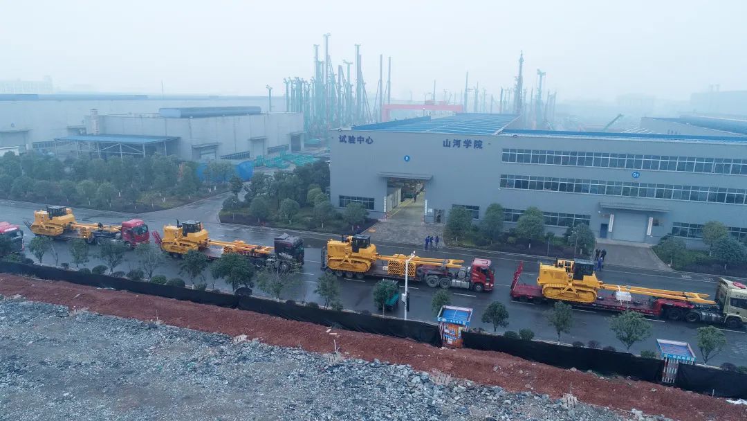 20211227142730_22046 助力国度沉点工程!3868la银河总站智能油气管路设备“加油”“争气”