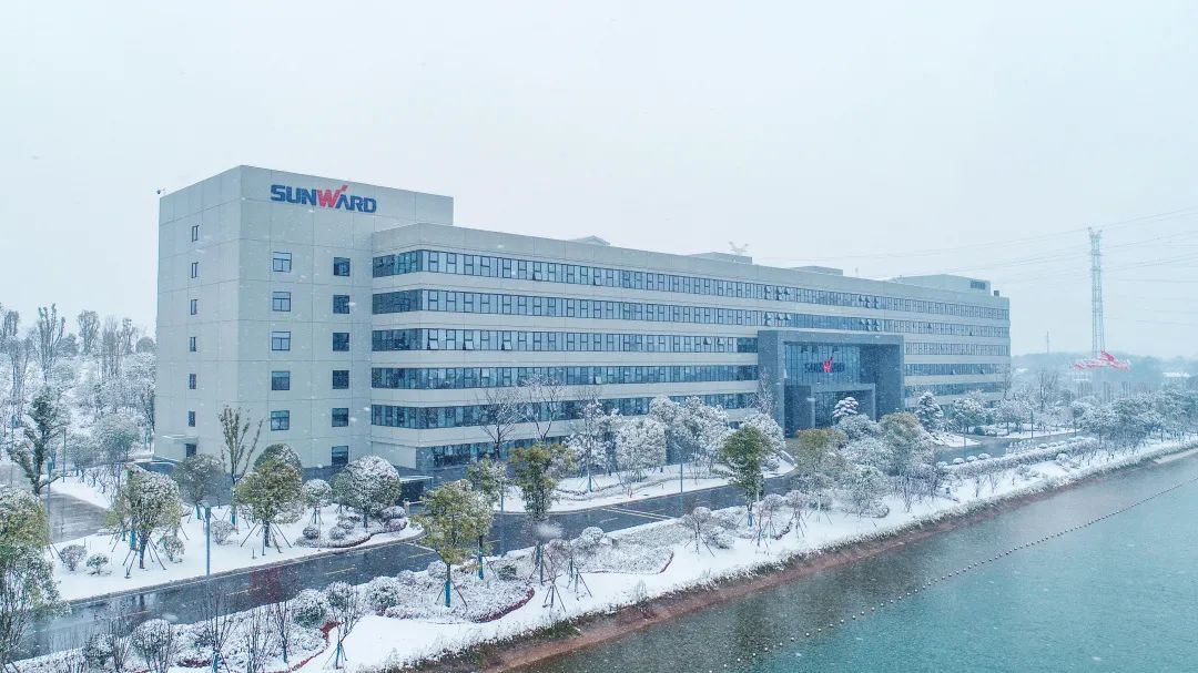 瑞雪兆丰年，邀您共赏雪中3868la银河总站！