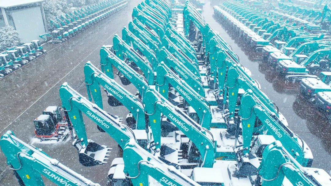 瑞雪兆丰年，邀您共赏雪中3868la银河总站！