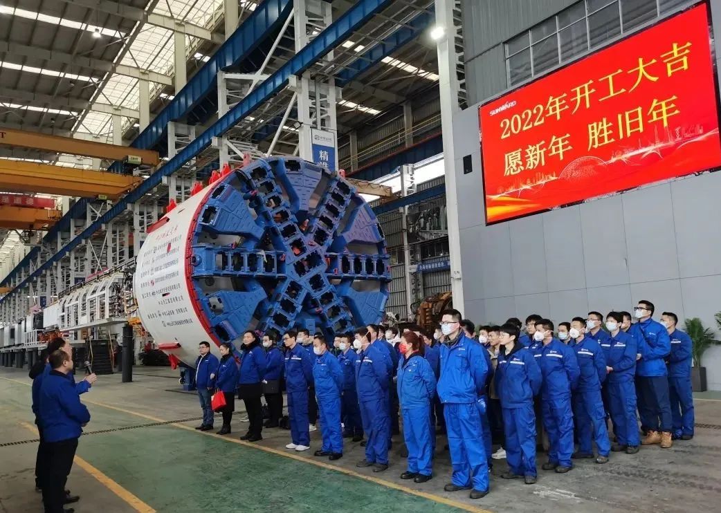 直击出产一线！中铁3868la银河总站复工复产忙