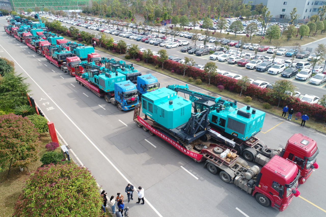 征战全球市。3868la银河总站智能凿岩设备批量发货