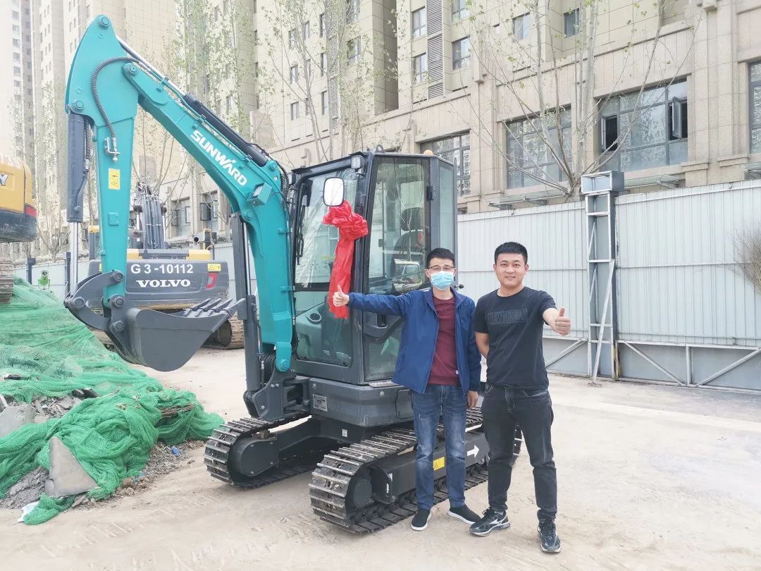 20220418151004_29509 冲、冲、冲!带您感触3868la银河总站智能挖掘机火热交机时刻