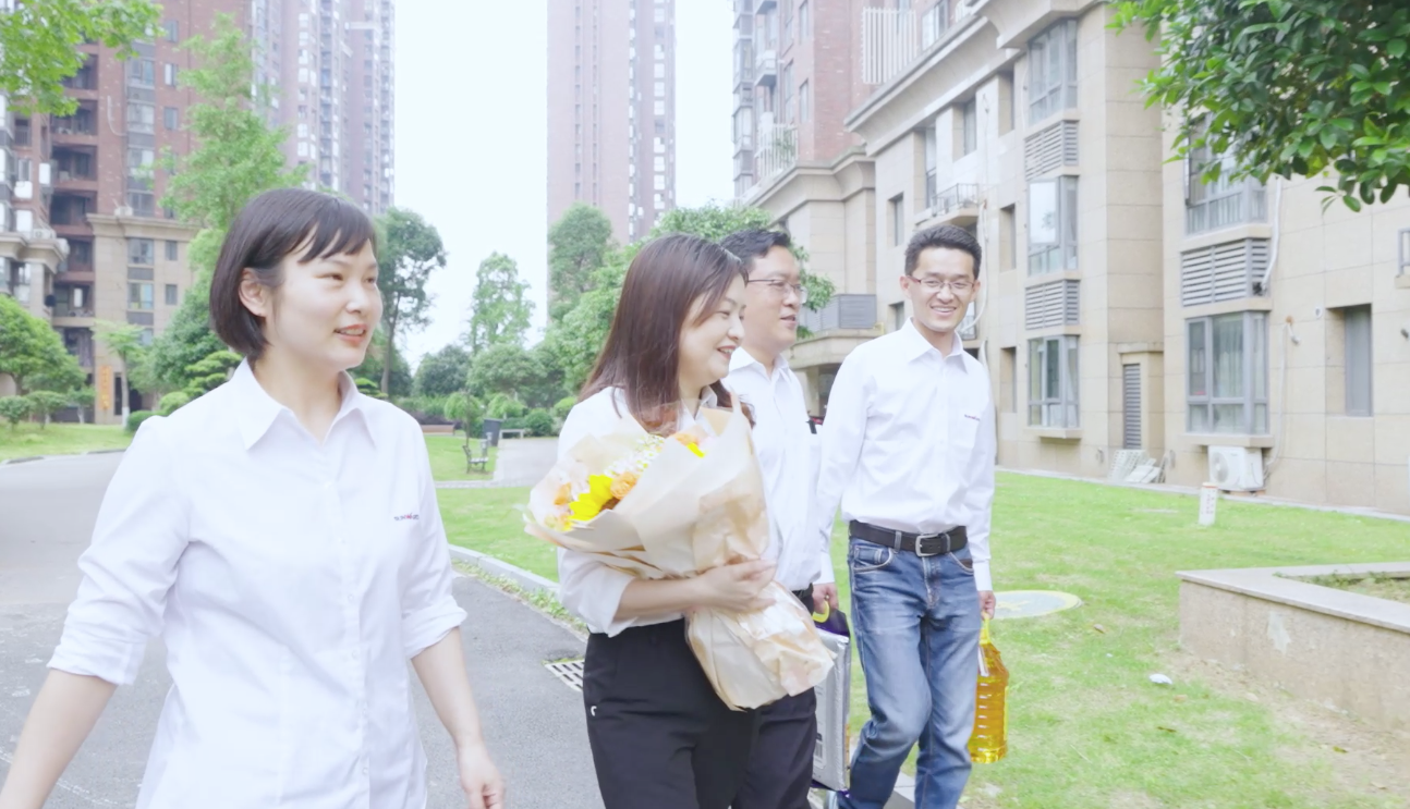 在母亲节，向你们身后的妈妈送去“3868la银河总站家园”的温暖