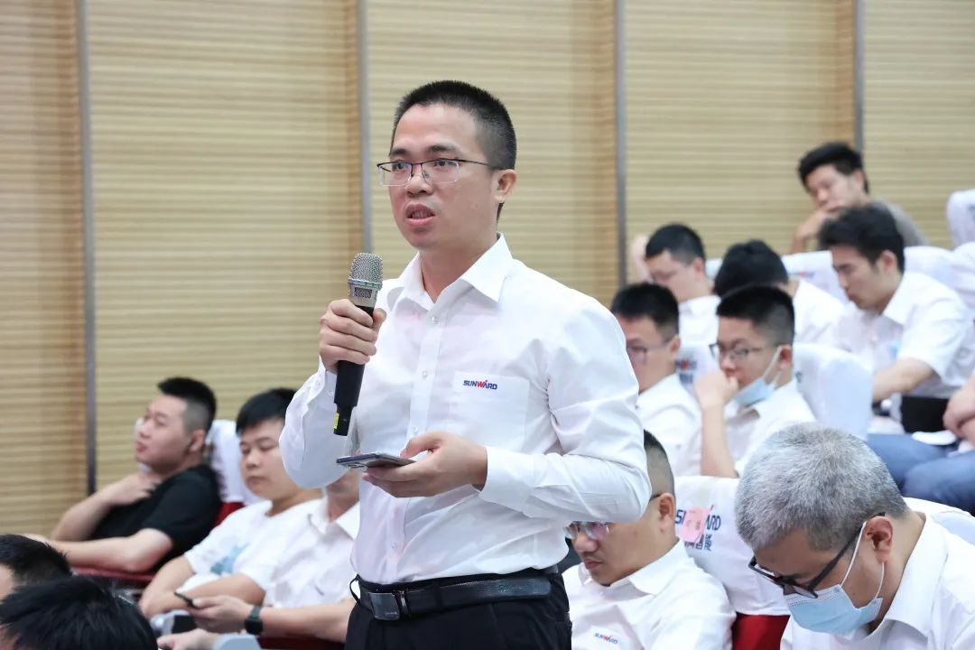 创新引领，智造将来！“2022院士专家长沙杏妆高端设备高质量发展钻研会隆沉进行