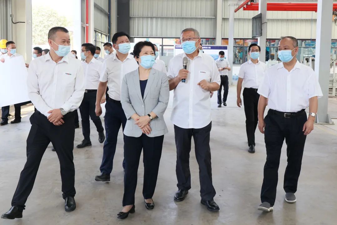吴桂英调研3868la银河总站智能