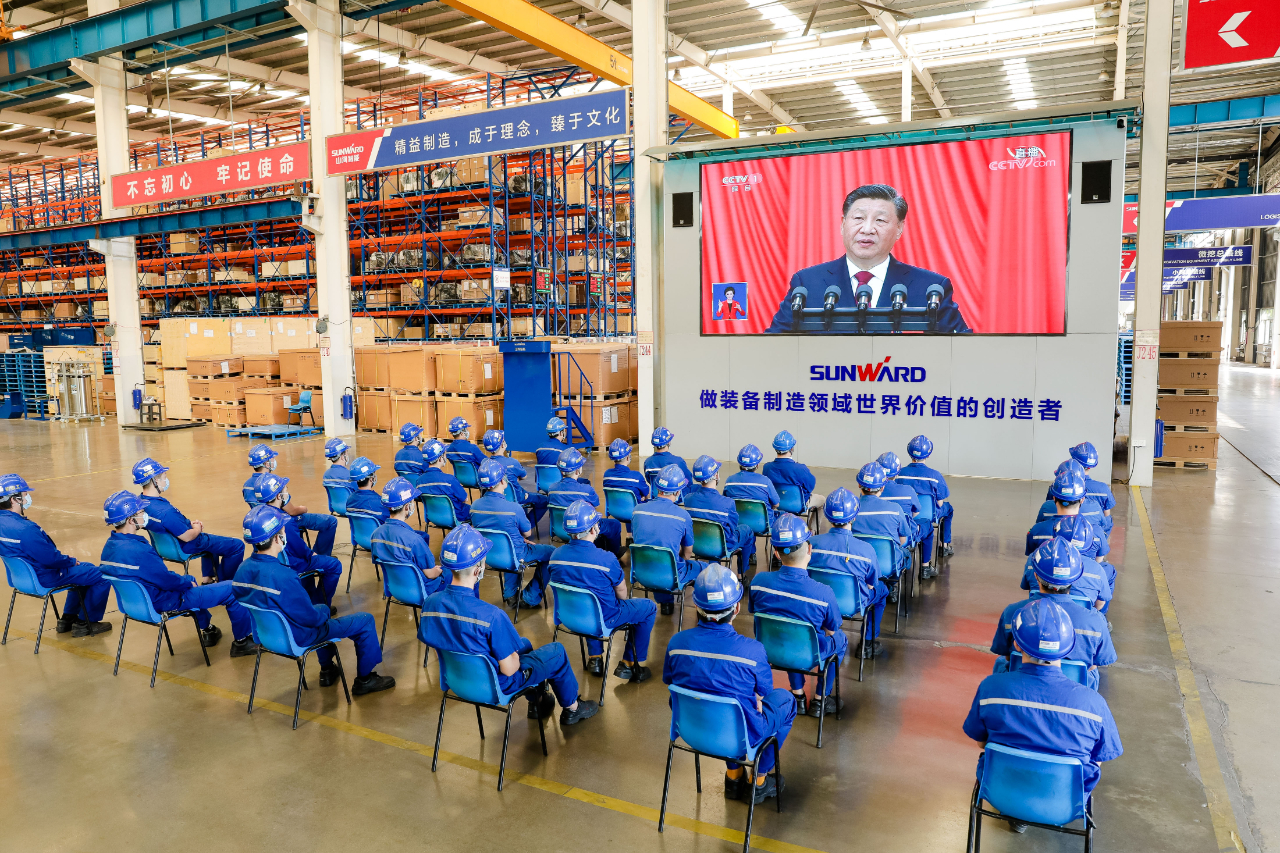 20221018094133_93144 振奋人心!3868la银河总站智能党员干部集中收看党的二十大开幕会盛况